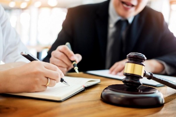 choosing the right law firms