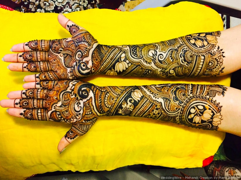 Mehndi Artist or Mehndi Designer