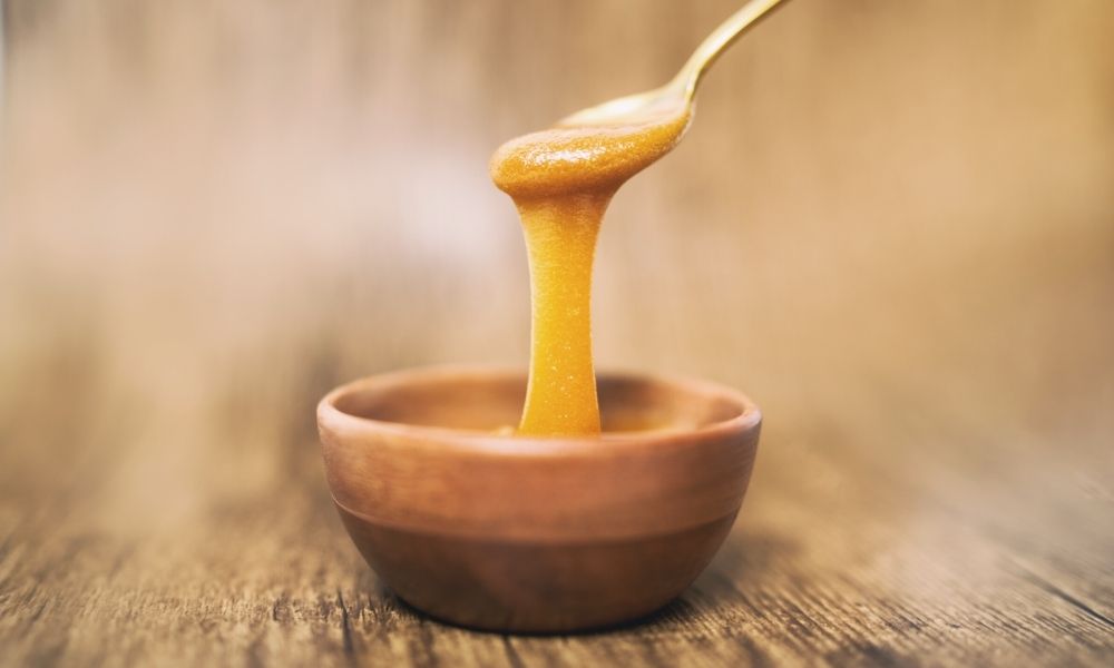 It’s Best Raw: Ways To Tell If Your Honey Is Pure