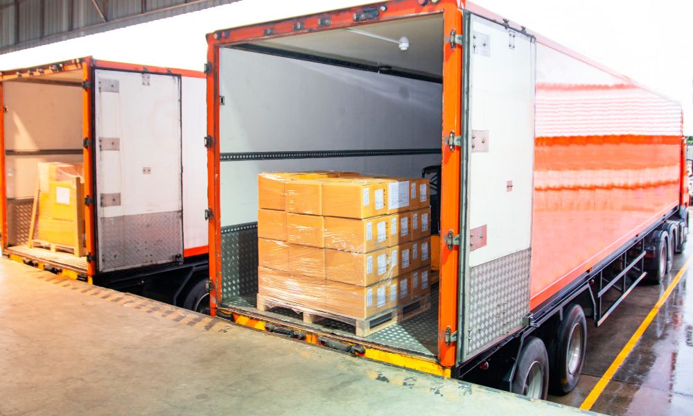 Different Ways Shipping Companies Can Transport Goods