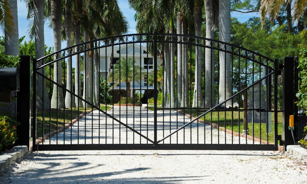 Manual vs. Automatic Gates: Which Gate Is Best for You?